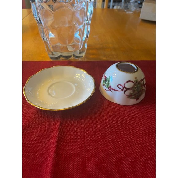 ROYAL ALBERT OLD COUNTRY ROSES CHRISTMAS TREE TEA LIGHT VOTIVE - Picture 4 of 10